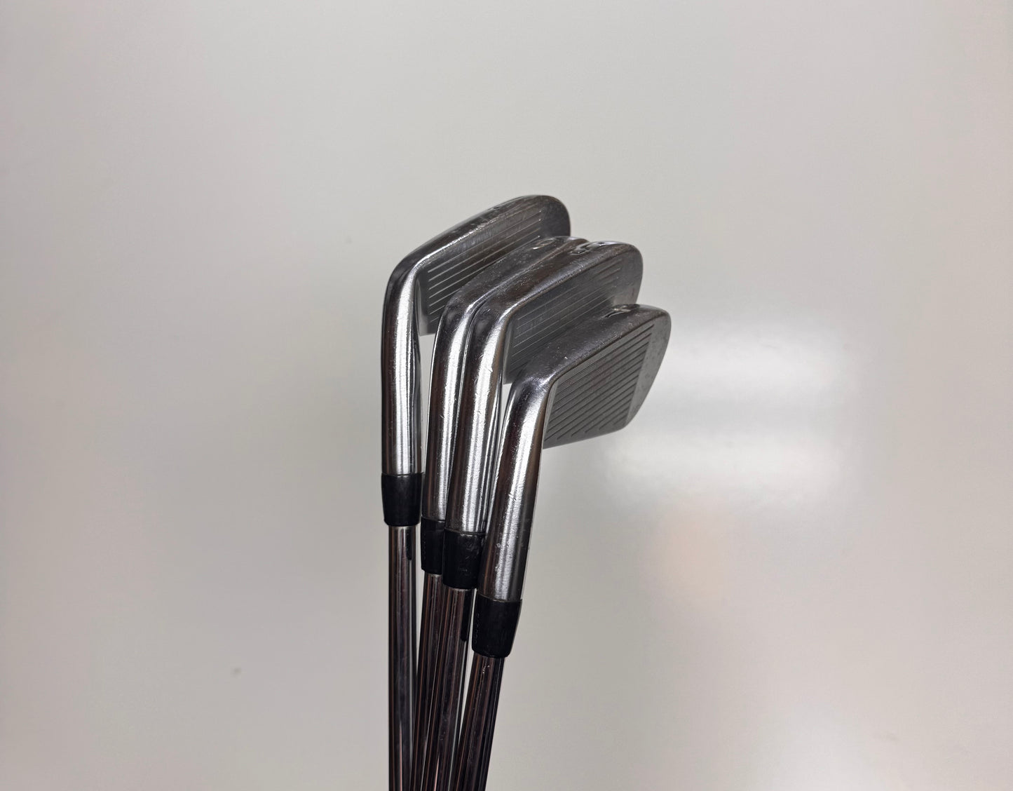 Titleist 620 CB / P-4 / X-Stiff